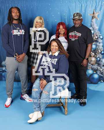 2023_Christmas_RussellFam-2