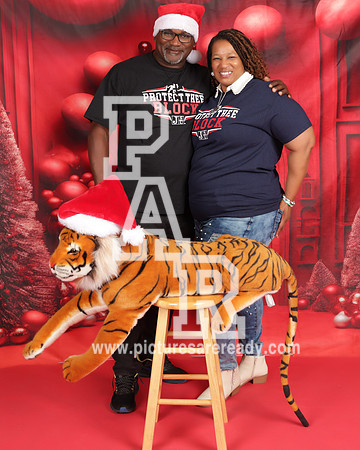 2023_Christmas_RussellFam-17