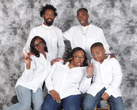 2024_SchquitaJones_Family-31