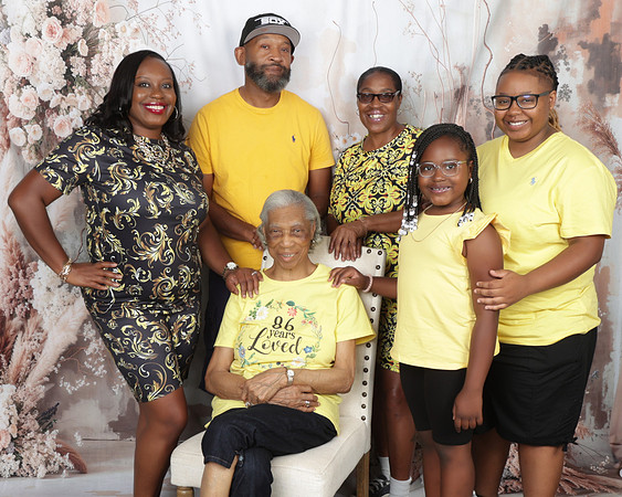 2024_Romanda_Family-1