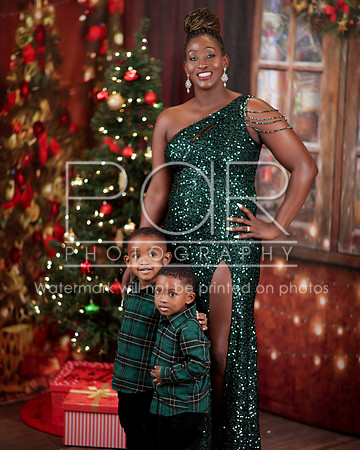 2023_Christmas_Janika Leak-19
