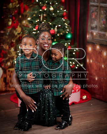 2023_Christmas_Janika Leak-20