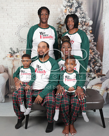 2023_Christmas_Janika Leak-30