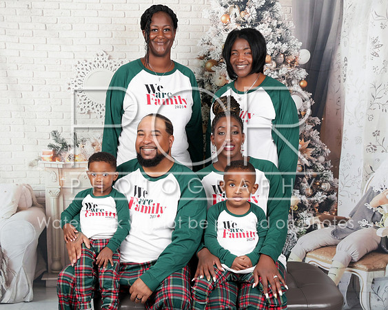 2023_Christmas_Janika Leak-31