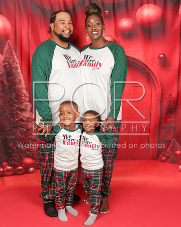 2023_Christmas_Janika Leak-42