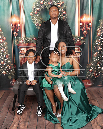 2023_Christmas_Keondra-2