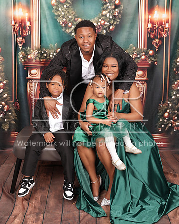 2023_Christmas_Keondra-4