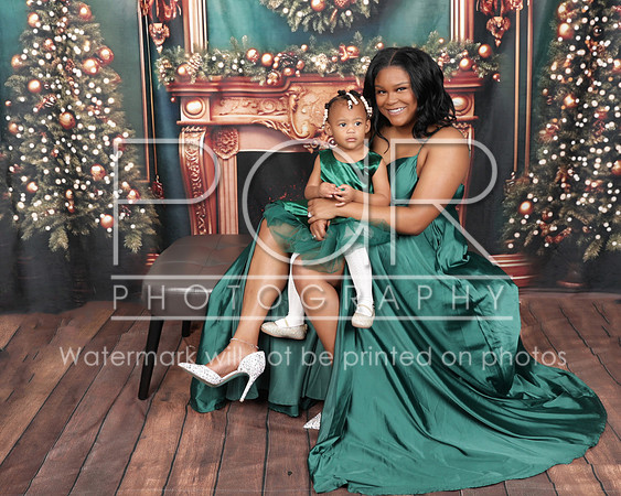 2023_Christmas_Keondra-5