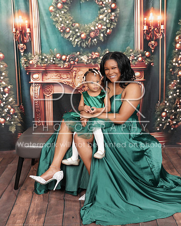 2023_Christmas_Keondra-6