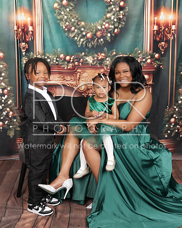 2023_Christmas_Keondra-8