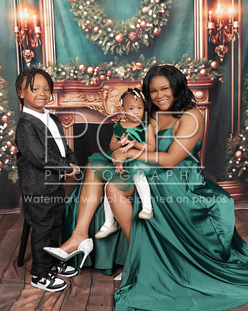 2023_Christmas_Keondra-9