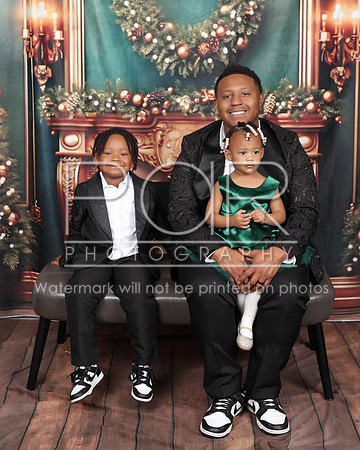 2023_Christmas_Keondra-10