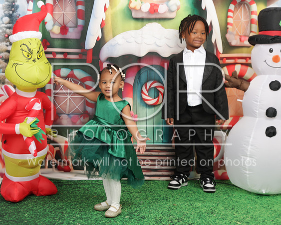 2023_Christmas_Keondra-24