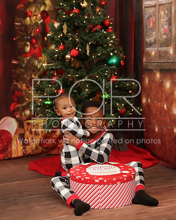 2023_Christmas_Angeline-5