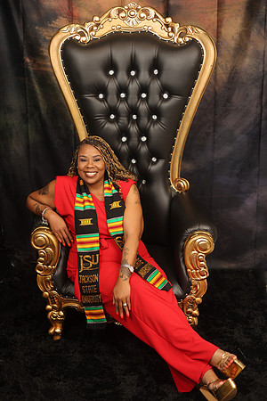2025_Grad_AnnLewis-17