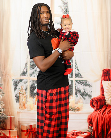 2024_Christmas_RussellFamily-39