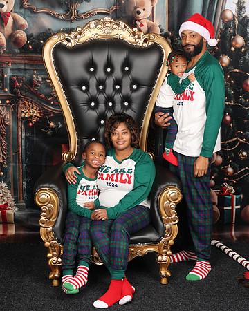 2024_Christmas_Angeline-27