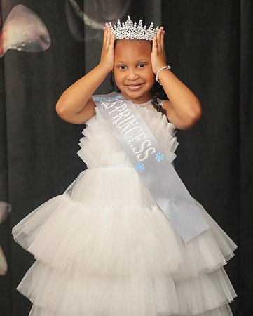 2025_Grad_Raegan-19