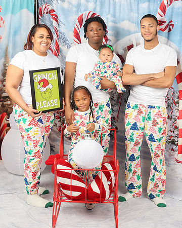 2024_Christmas_Sarah-24