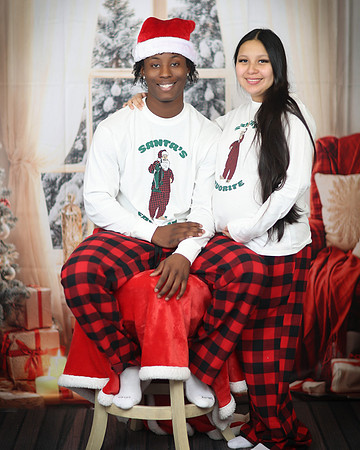 2024_Christmas_Maternity_Emily-39