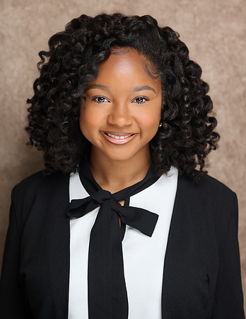 2025_Headshots_Shelby-1