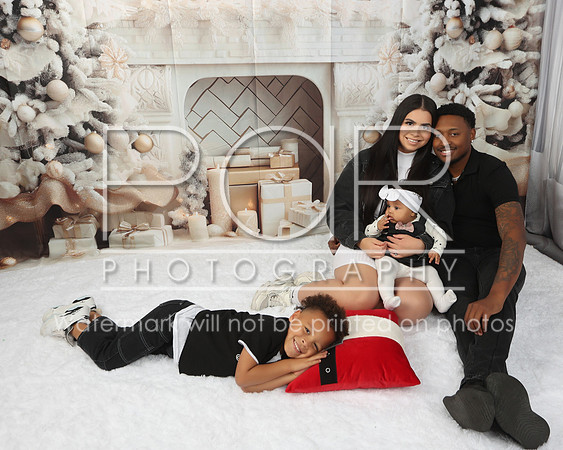 2024_Christmas_Dorothy-39