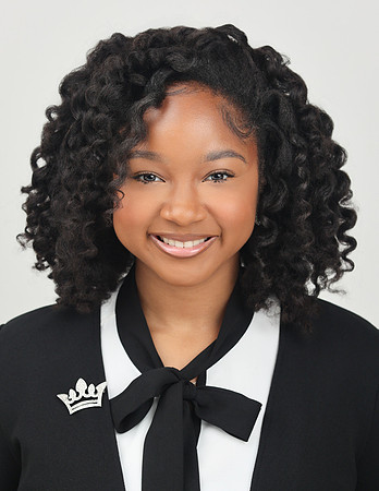 2025_Headshots_Shelby-21