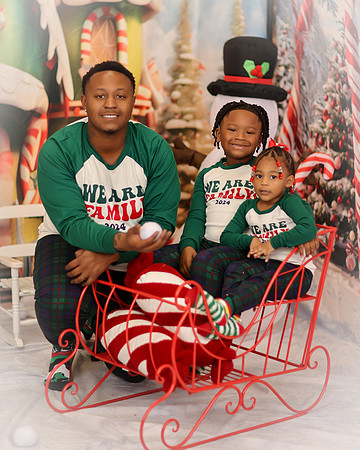 2024_Christmas_Keondra Mack-47