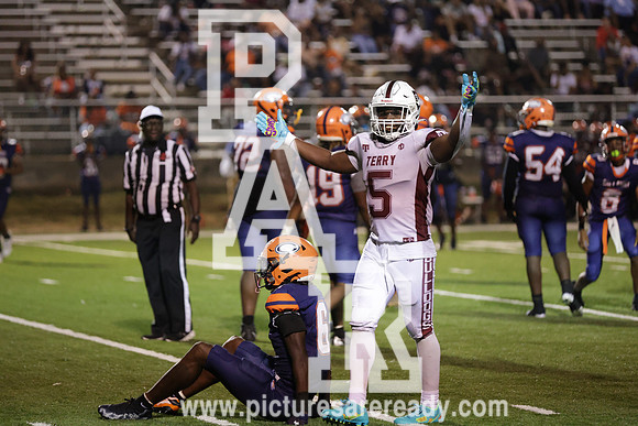 2023_Fball_CwayvsTerry-449