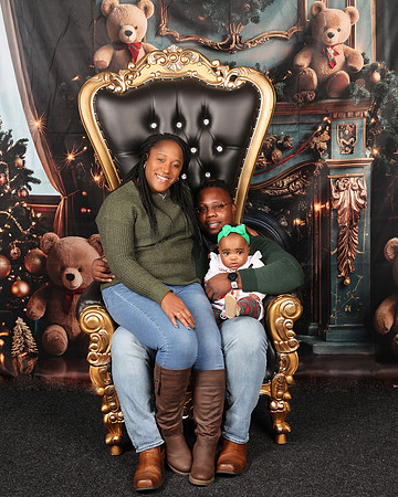 2024_Christmas_Courtney-10