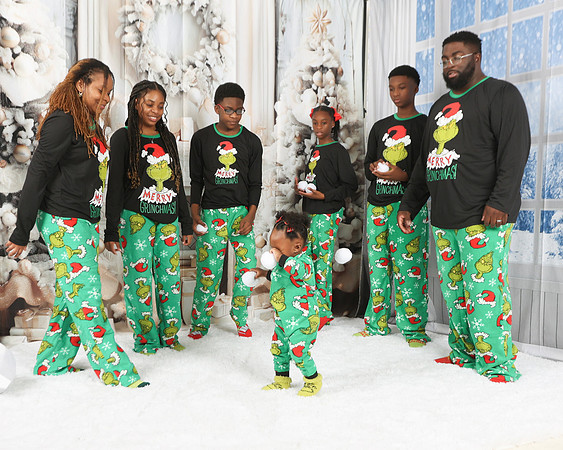2024_Christmas_Evelyn-25