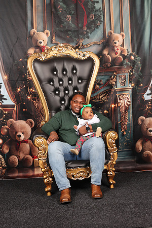 2024_Christmas_Courtney-15