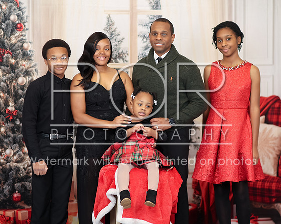 2024_Christmas_Amber McMillan-13