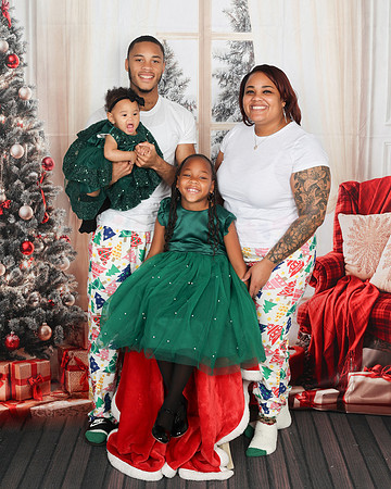2024_Christmas_Sarah-51