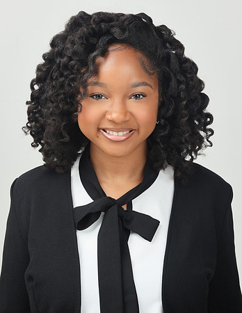 2025_Headshots_Shelby-14
