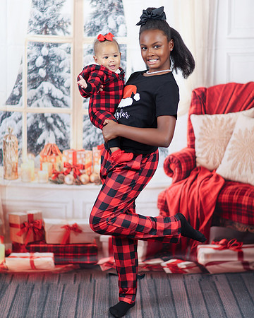 2024_Christmas_RussellFamily-60