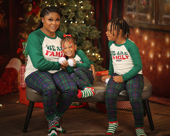 2024_Christmas_Keondra Mack-27