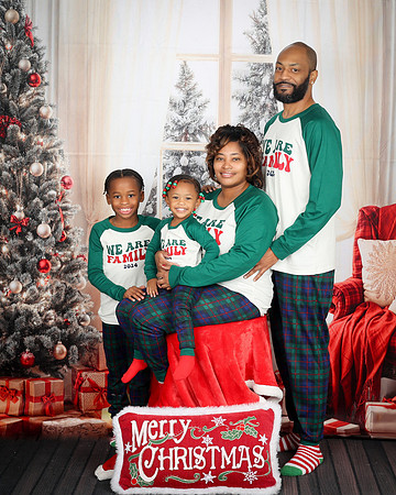 2024_Christmas_Angeline-10