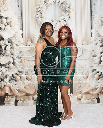2024_Christmas_Leneisha-14