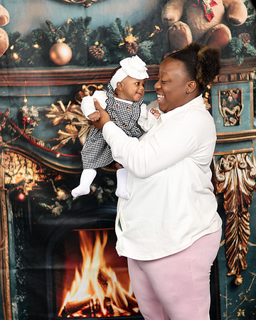 2024_Christmas_Yanell-22