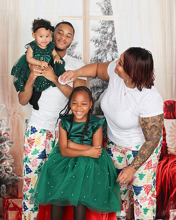2024_Christmas_Sarah-49