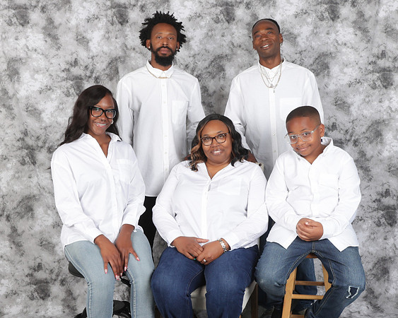 2024_SchquitaJones_Family-29
