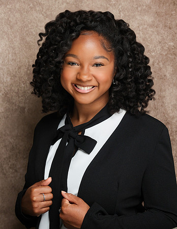 2025_Headshots_Shelby-3