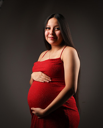 2024_Christmas_Maternity_Emily-10