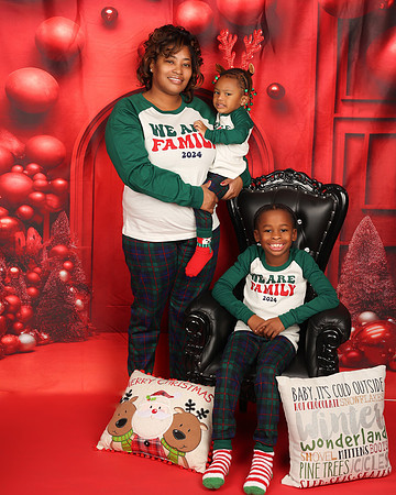 2024_Christmas_Angeline-29