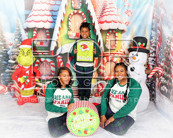 2024_Christmas_Tyerris-8