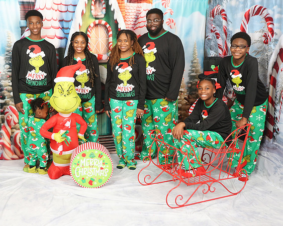 2024_Christmas_Evelyn-18