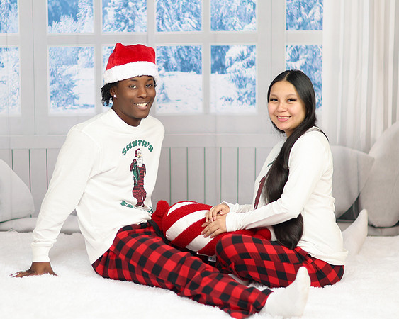 2024_Christmas_Maternity_Emily-31