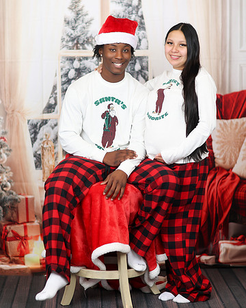 2024_Christmas_Maternity_Emily-41