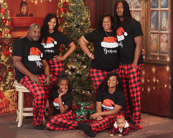 2024_Christmas_RussellFamily-19